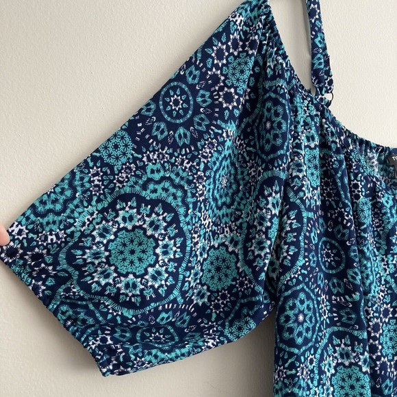 Torrid Womens Blue Turqoise Medalian Print Cold Shoulder Blouse Challis Size 3 - Picture 6 of 10